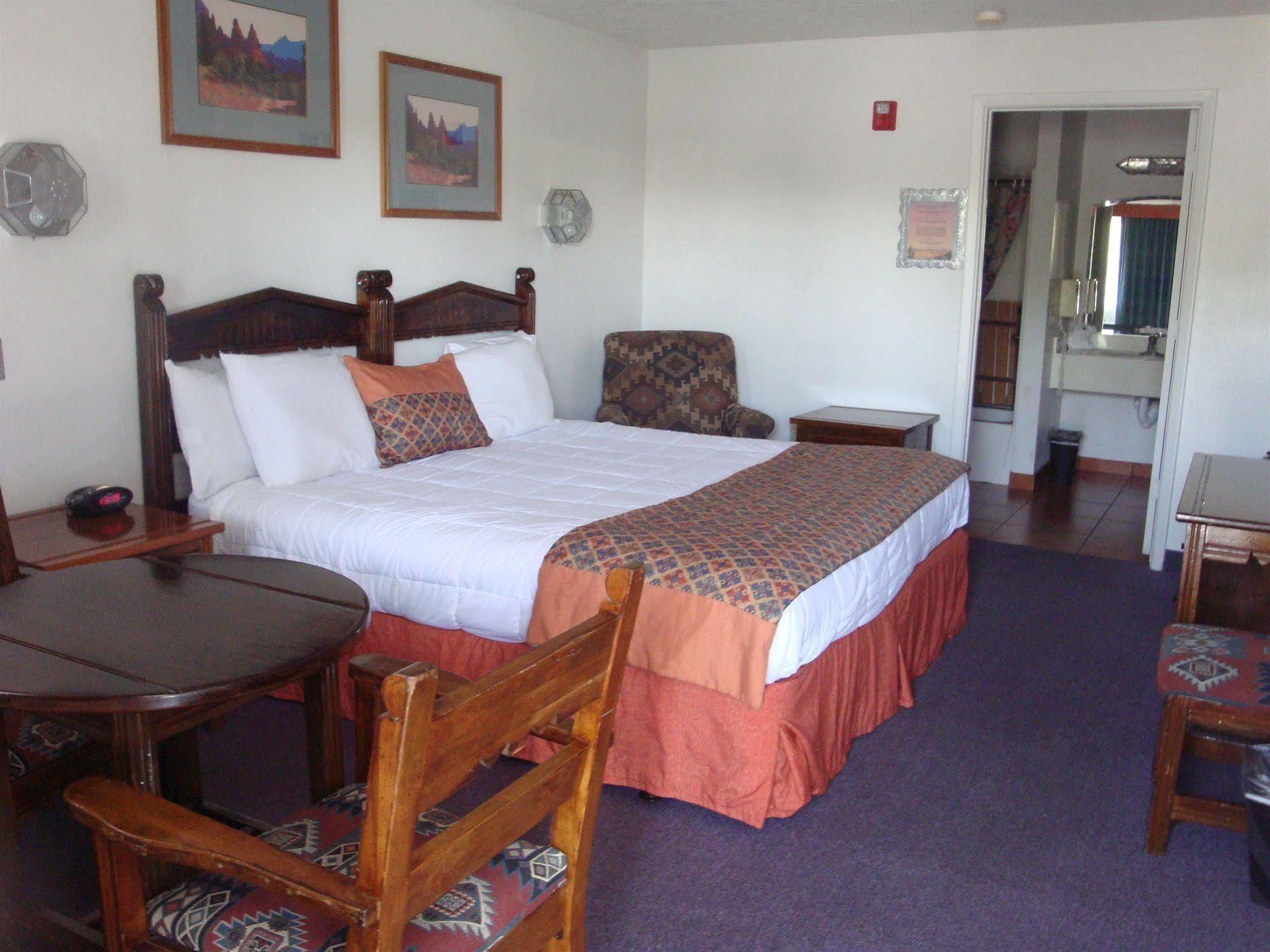 Sandia Peak Inn Old Town Abq, A Howard Johnson By Wyndham Albuquerque Exteriér fotografie
