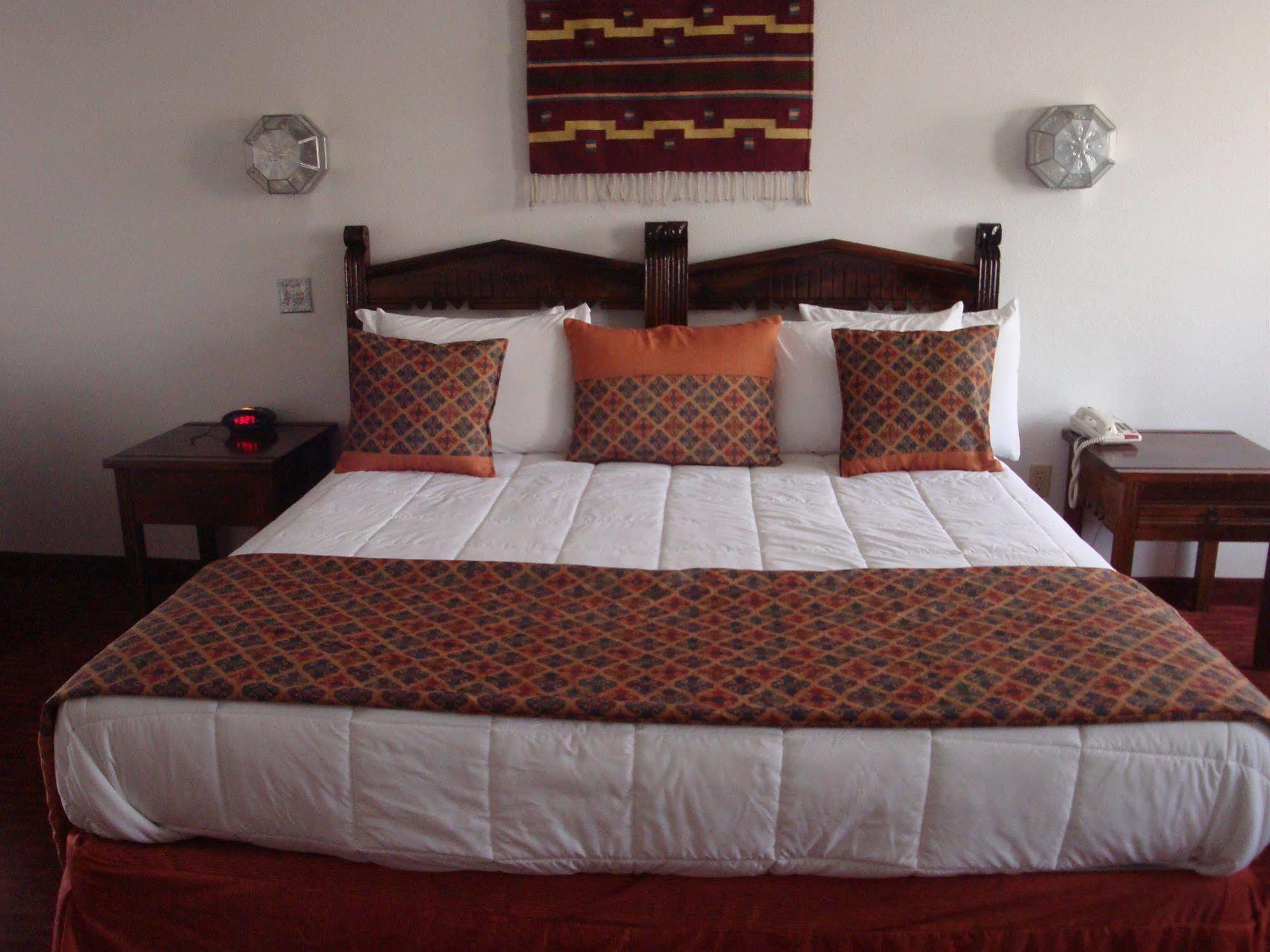 Sandia Peak Inn Old Town Abq, A Howard Johnson By Wyndham Albuquerque Exteriér fotografie