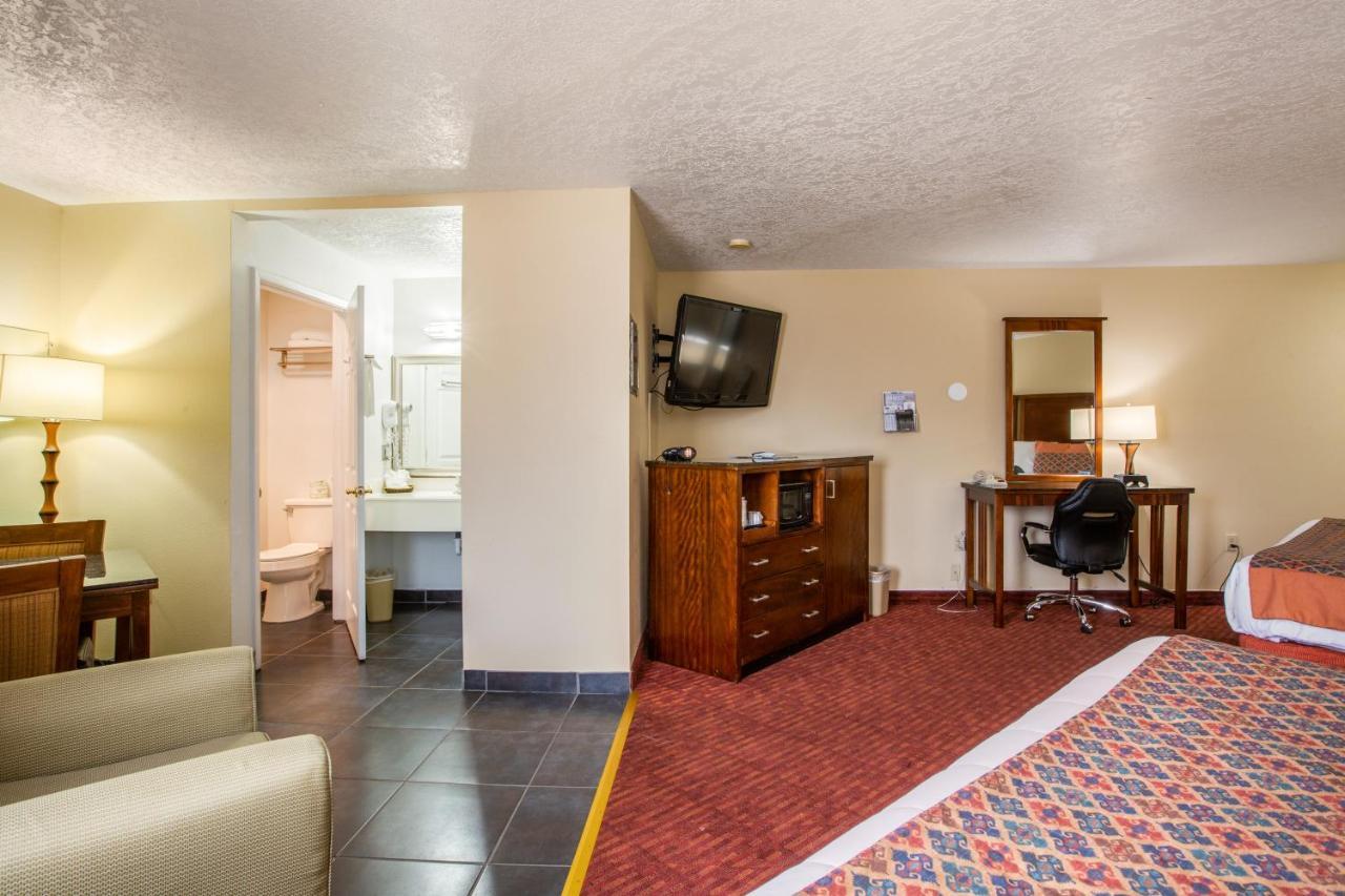 Sandia Peak Inn Old Town Abq, A Howard Johnson By Wyndham Albuquerque Exteriér fotografie