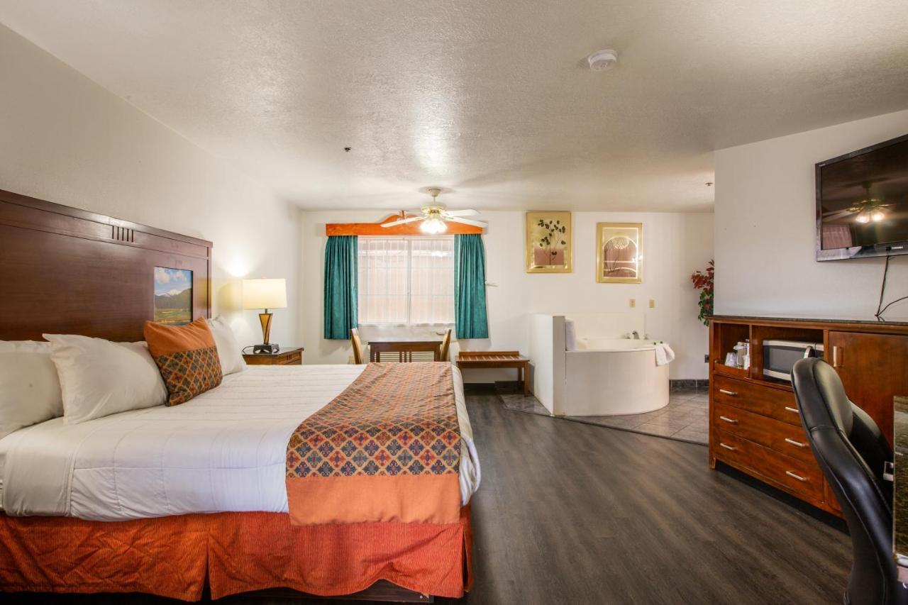 Sandia Peak Inn Old Town Abq, A Howard Johnson By Wyndham Albuquerque Exteriér fotografie