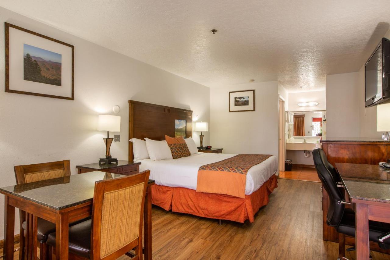Sandia Peak Inn Old Town Abq, A Howard Johnson By Wyndham Albuquerque Exteriér fotografie